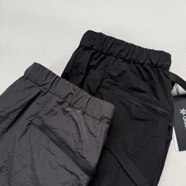 Design Grid-Textured Cargo Pants in Gray - 29