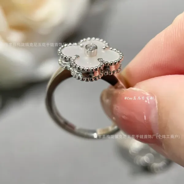 Van Cleef & Arpels Alhambra White Mother-of-Pearl Gold Ring Jewelry - 15