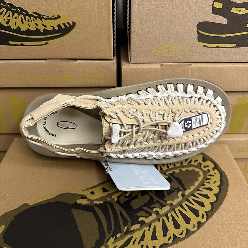 Design Keen Uneek Olive Green Sandals - 8