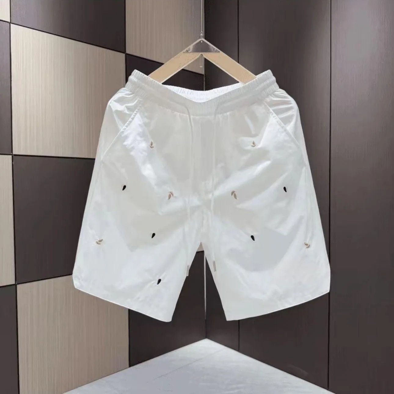 Design Embroidered Sheen Shorts Gray - 8