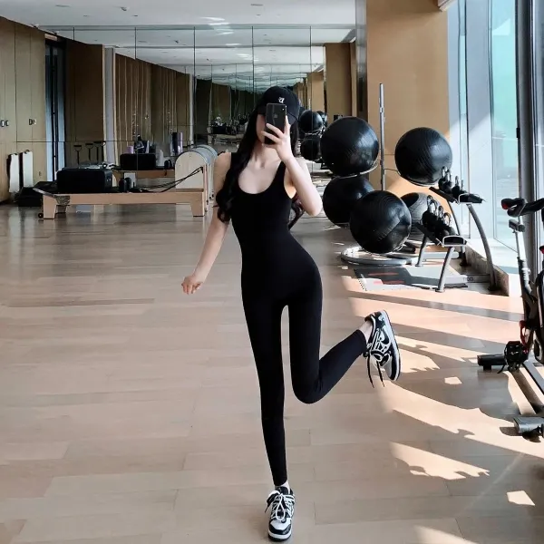 Skims Black Seamless Bodysuit Leggings with Scoop Neck - 16