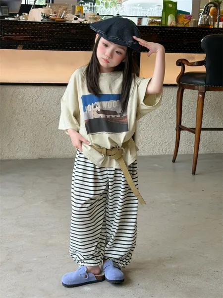 Design Hollywood Graphic Oversized T-Shirt Beige with Striped Pants and Beret - 14