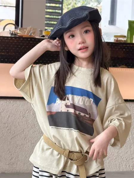 Design Hollywood Graphic Oversized T-Shirt Beige with Striped Pants and Beret - 15
