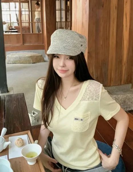 Miu Miu Pocket Detail V-Neck Gray T-Shirt - 8