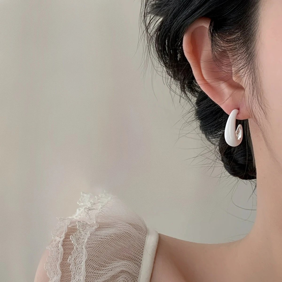 Design Minimalist Glossy White Hoop Earrings Jewelry - 20