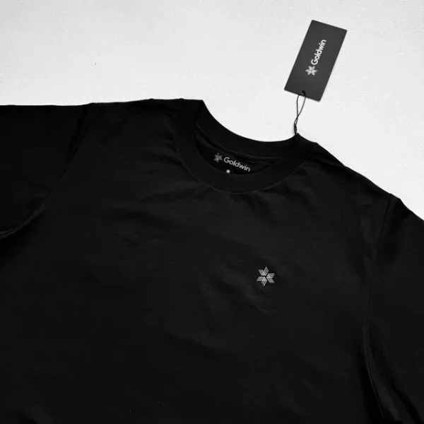 Design Goldwin Minimal Logo Cropped T-Shirt White and Black T-Shirts - 12