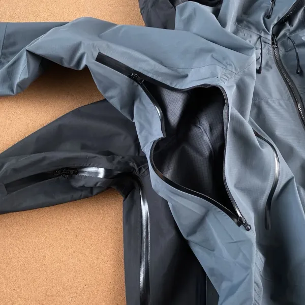 Arc'teryx Alpha SV Jacket Forest Green Outerwear - 47