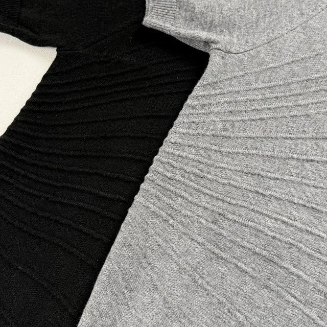 Design Short-Sleeve Turtleneck Sweater Gray - 25