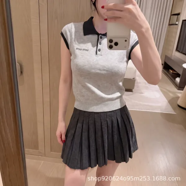 Design UIM UIM Gray Knit Polo Shirt with Black Pleated Skirt Set Sets - 9