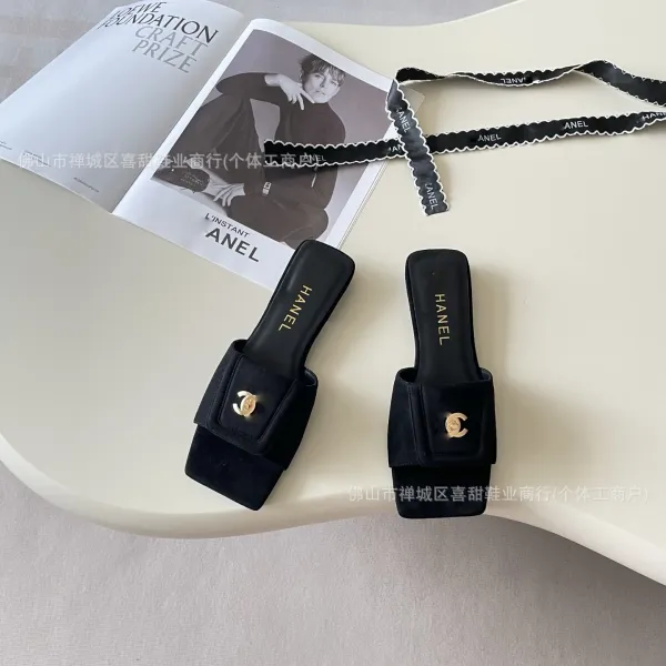 Design Chanel Square-Toe Mule in Beige Suede with CC Logo Sandals - 14