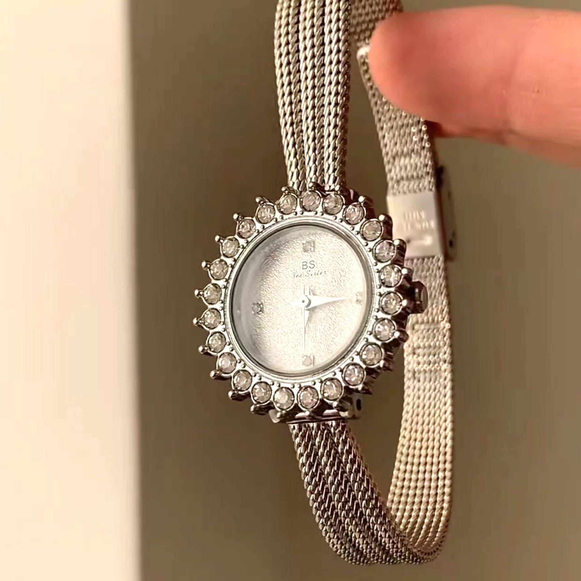Design GEDI Oval Dial Silver Watch with Fish Charm Bracelet Watches - 19