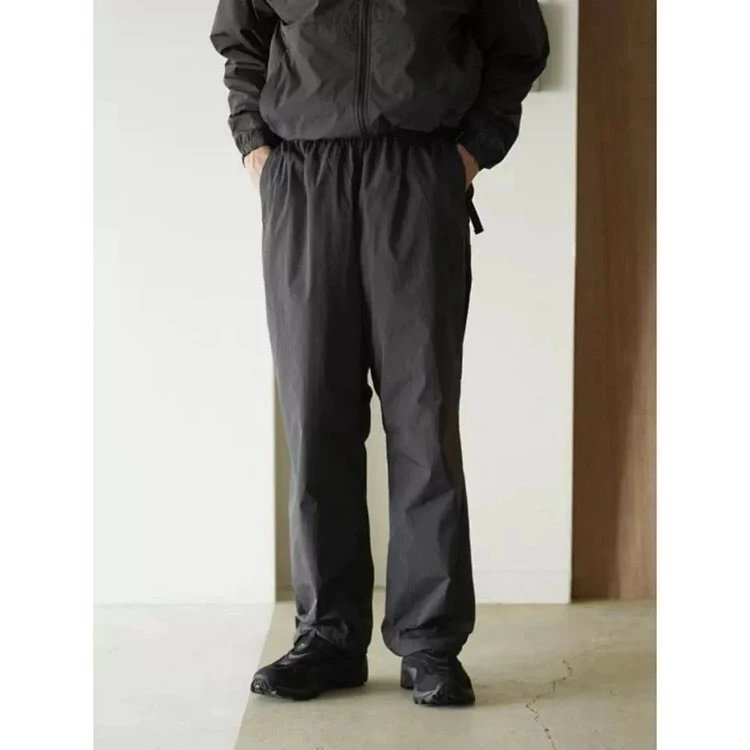 Design Grid-Textured Cargo Pants in Gray - 8