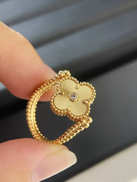Van Cleef & Arpels Alhambra Motif Ring Collection Red Enamel and Gold Rings Jewelry - 20
