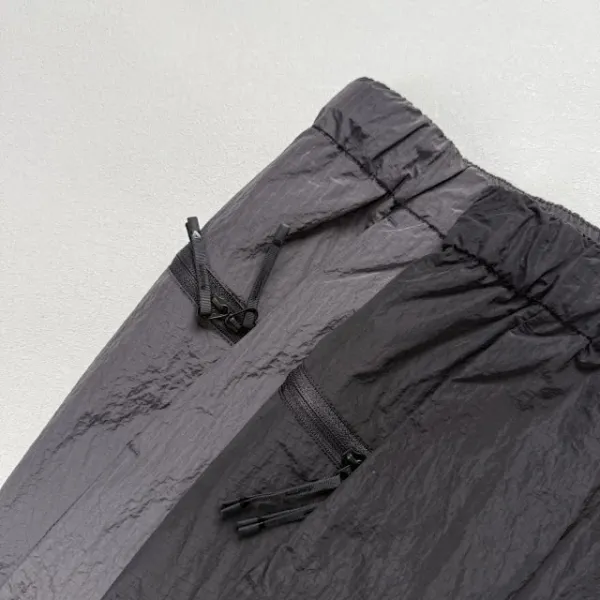 Design Grid-Textured Cargo Pants in Gray - 27
