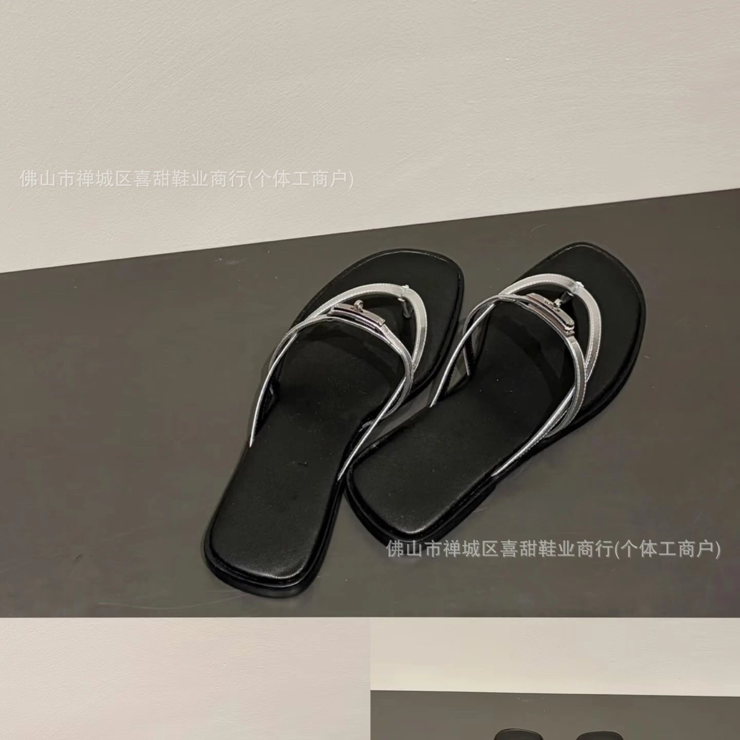Design Minimalist Silver-Trimmed Black Flat Slippers - 17