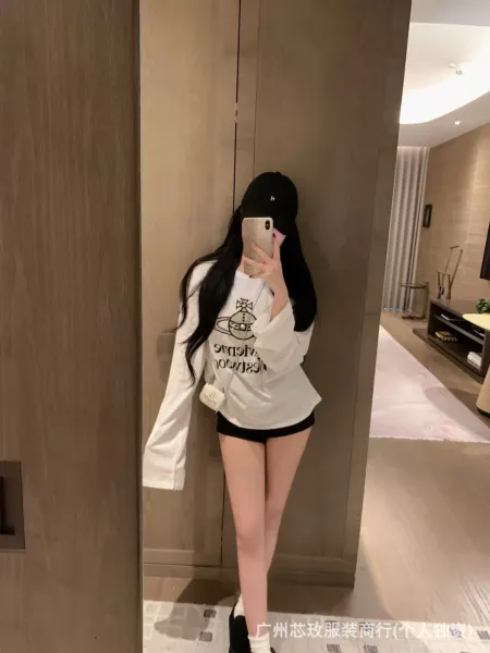 Vivienne Westwood Orb Logo Long Sleeve T-Shirt in Pink and White - 9