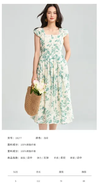 Design Wrap Dress with Floral Print in Blue Multicolor - 6