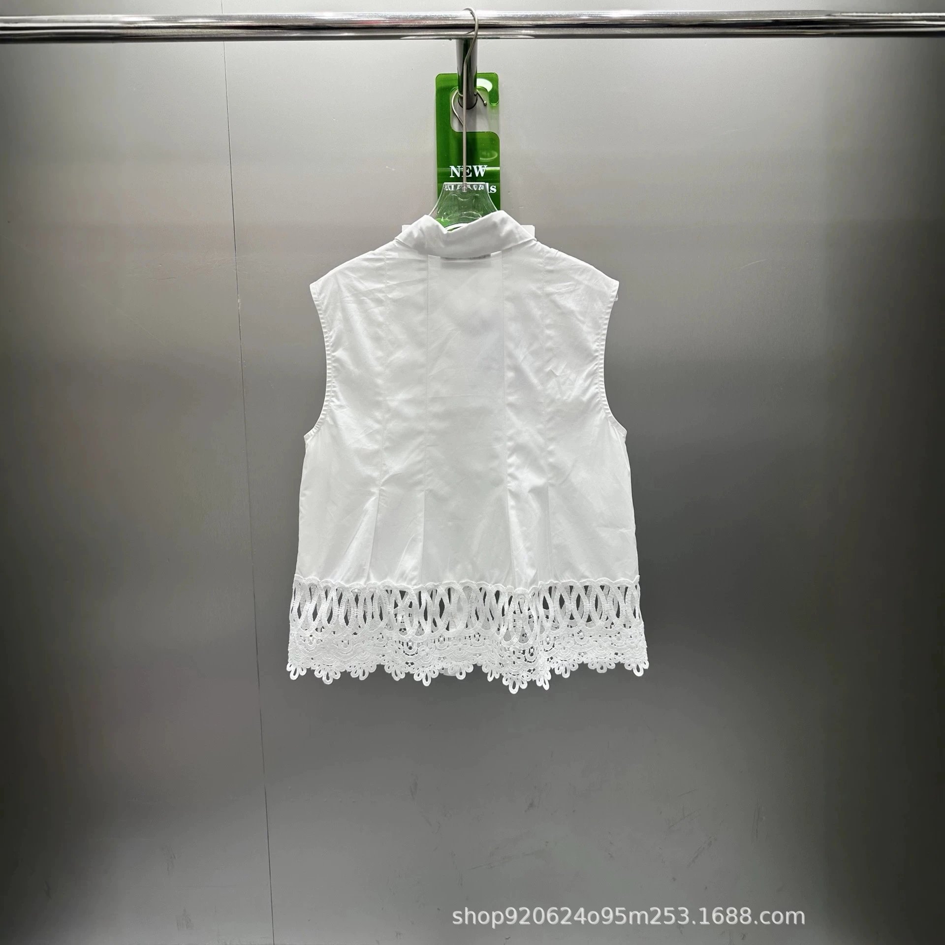 White Sleeveless Button-Up Shirt with Lace Hem and Bee Embroidery