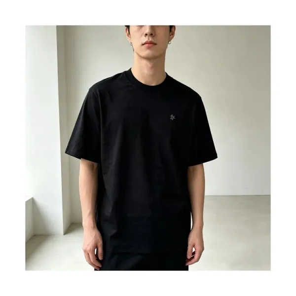 Design Goldwin Minimal Logo Cropped T-Shirt White and Black T-Shirts - 7