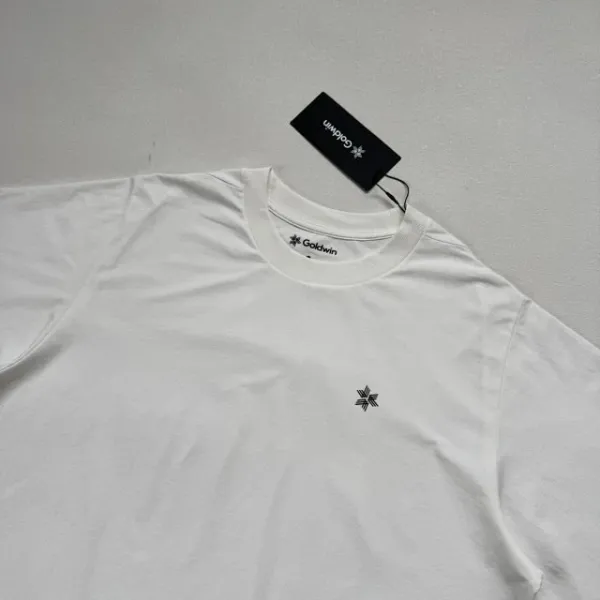 Design Goldwin Minimal Logo Cropped T-Shirt White and Black T-Shirts - 14