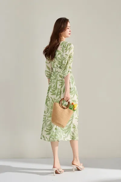 Design Leaf Print V-Neck Midi Dress in Green and Cream - 11