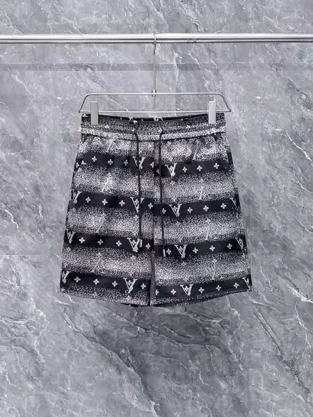Louis Vuitton Monogram Gradient Print Shorts Black / White - 1