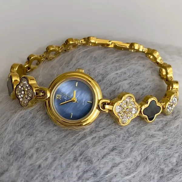 Design GEDI Oval Dial Silver Watch with Fish Charm Bracelet Watches - 35