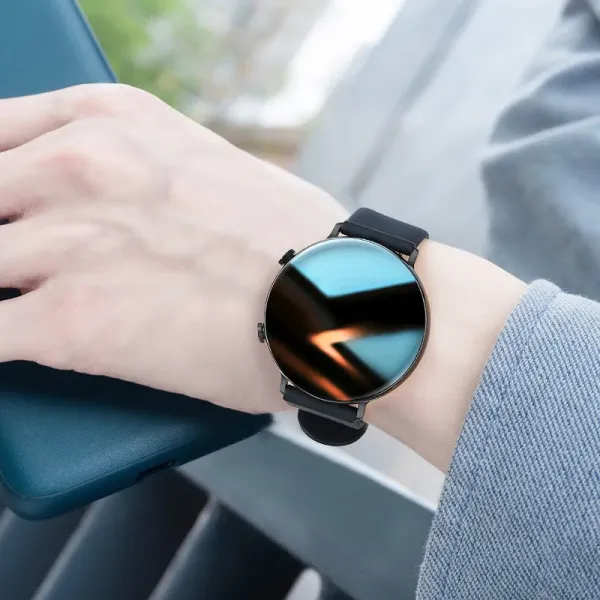 Design Round Smartwatch with Black Silicone Strap Smartwatches - 1