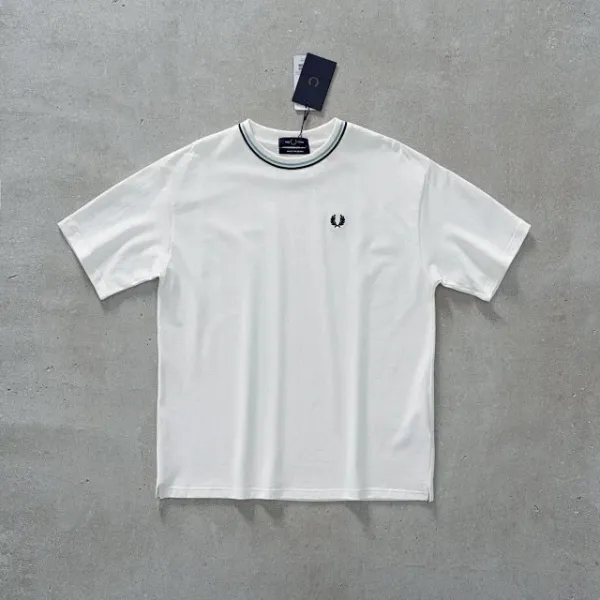 Fred Perry T-Shirt with Laurel Wreath Logo in Charcoal Gray - 18
