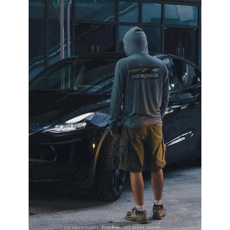 Patagonia P-6 Logo Responsibili-Tee Hooded Long Sleeve T-Shirt Olive Green Hoodie - 16