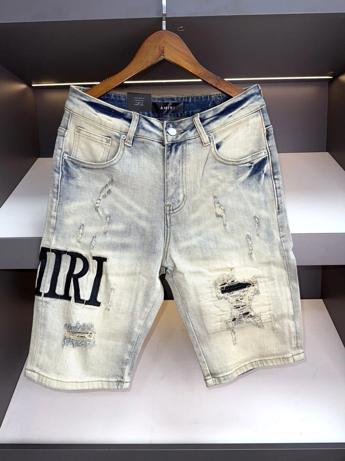 Amiri Distressed Logo Print Slim Fit Jeans Light Wash - 4