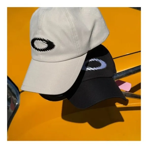 Oakley Distortion Logo Baseball Cap Black and White - 17