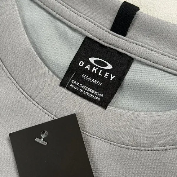 Oakley Logo Embroidered Gray T-Shirt and Black Baseball Cap - 35