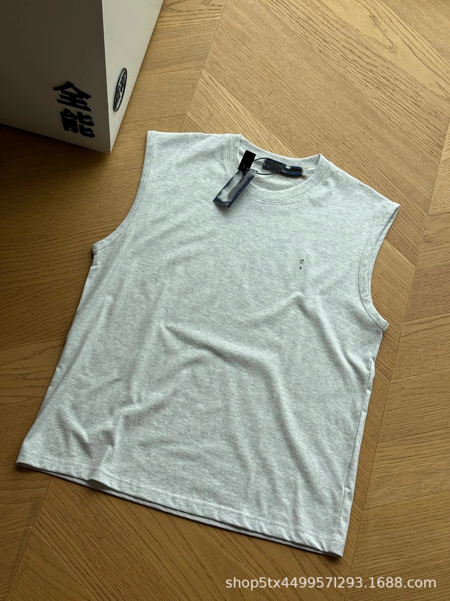 Design Sleeveless Crewneck T-Shirt Gray Vest Top - 8