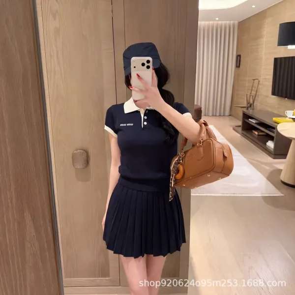 Design UIM UIM Gray Knit Polo Shirt with Black Pleated Skirt Set Sets - 3