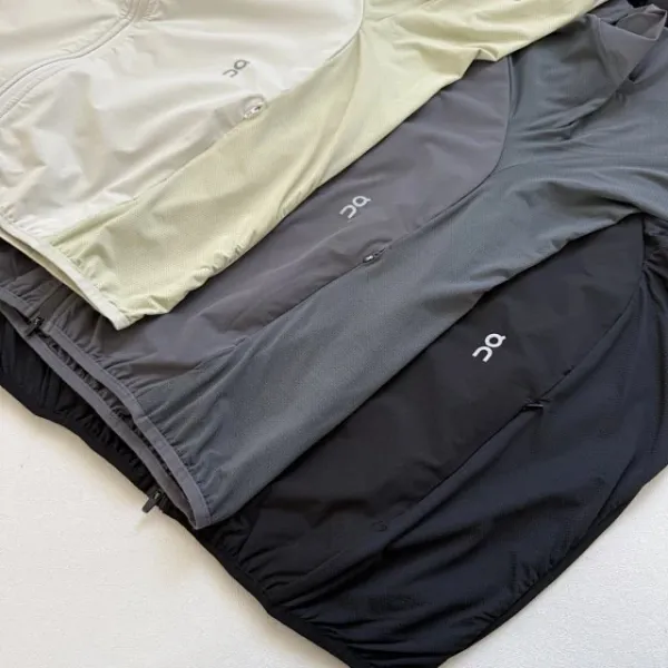On Running Windbreaker Light Beige Windbreaker Outerwear.windbreaker - 34