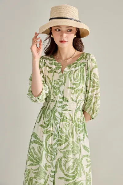 Design Leaf Print V-Neck Midi Dress in Green and Cream - 5