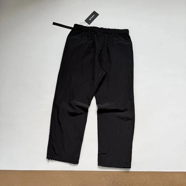 Design Grid-Textured Cargo Pants in Gray - 23