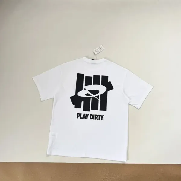 Design Undefeated Quadrant Graphic T-Shirt White T-Shirts - 20