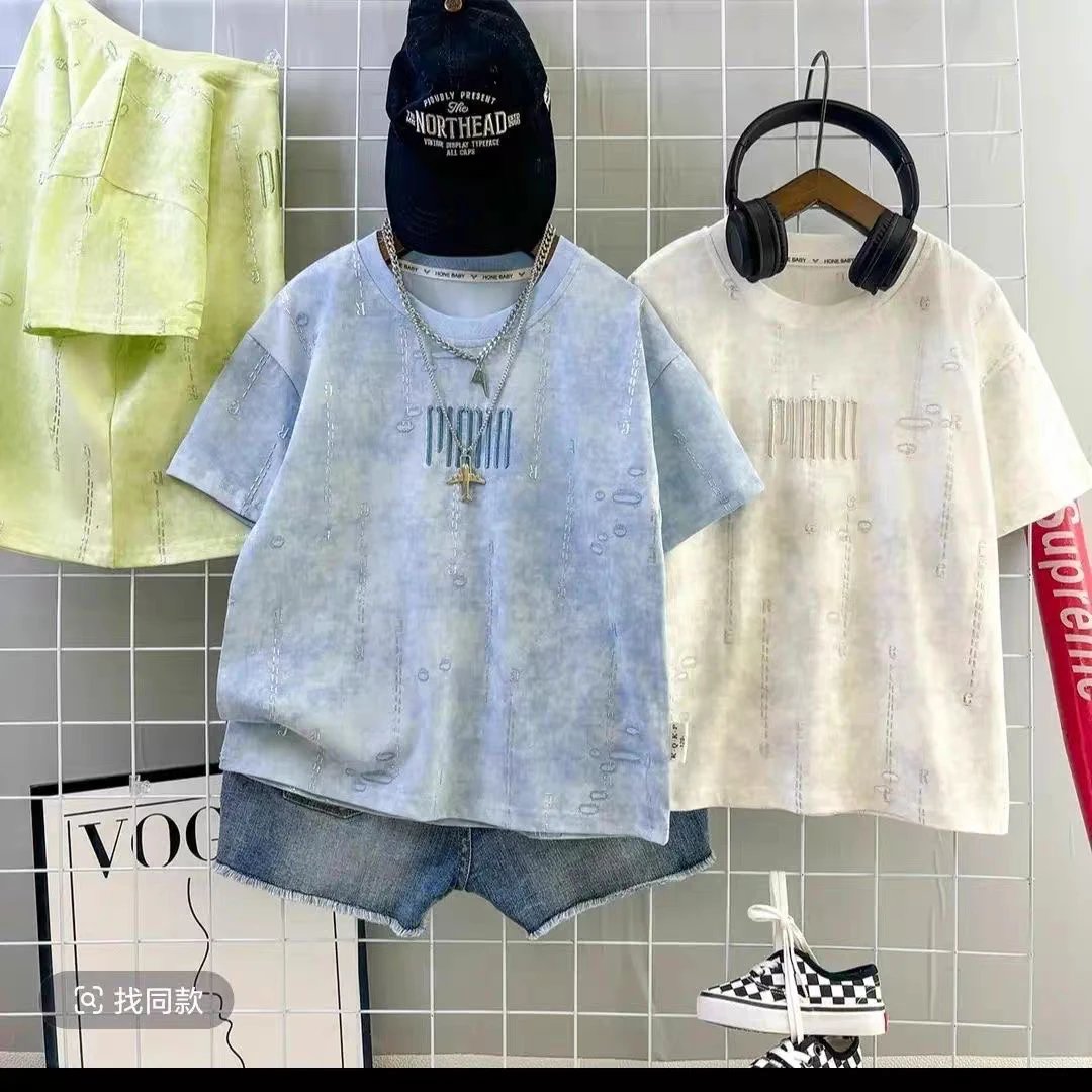 Design Embroidered Graphic T-Shirt Off-White with Distressed Denim Shorts - 4