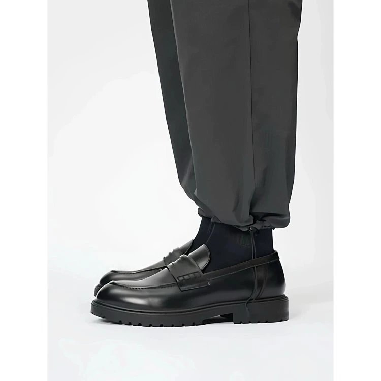 Design Grid-Textured Cargo Pants in Gray - 11