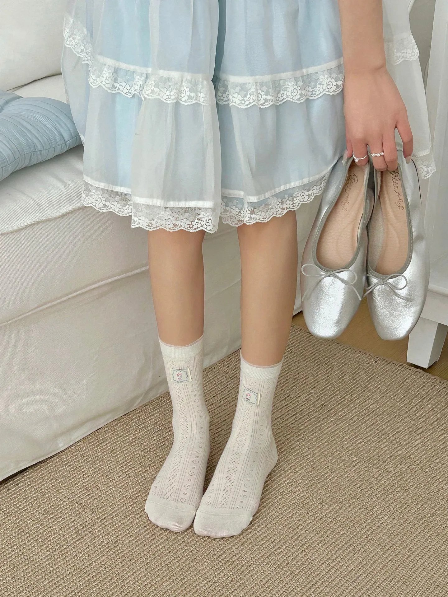 Design Embroidered Cloud Patch Cream Socks - 38