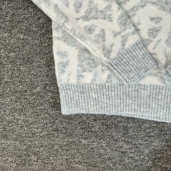 Design Abstract Print Crewneck Sweater Gray - 4