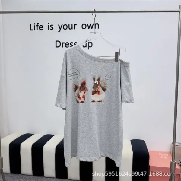 Design Squirrel Print Off-Shoulder T-Shirt Gray - 3