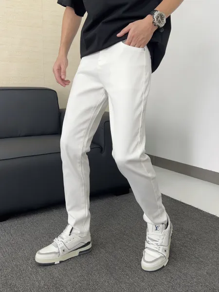 Off-White White Denim Jeans with Industrial Tag - 9