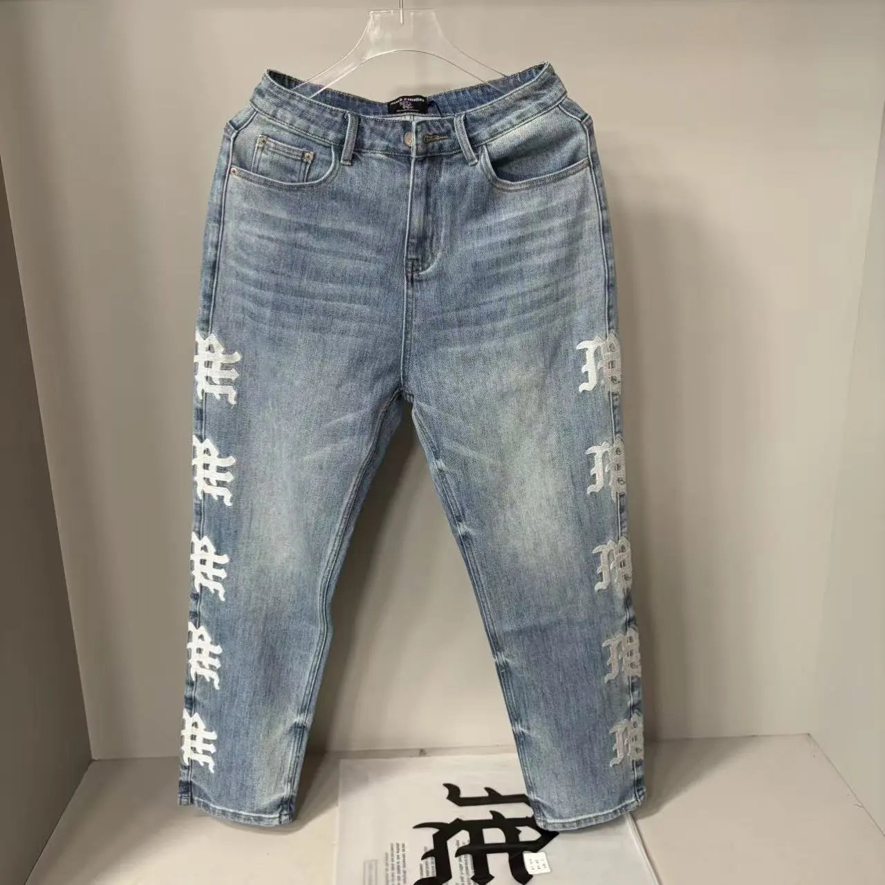 EM108 Tapered Leg