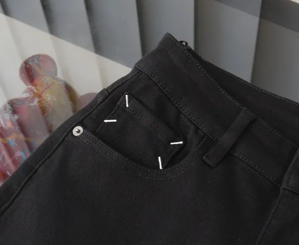 Off-White White Denim Jeans with Industrial Tag - 29