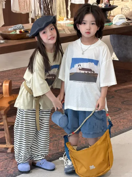 Design Hollywood Graphic Oversized T-Shirt Beige with Striped Pants and Beret - 5