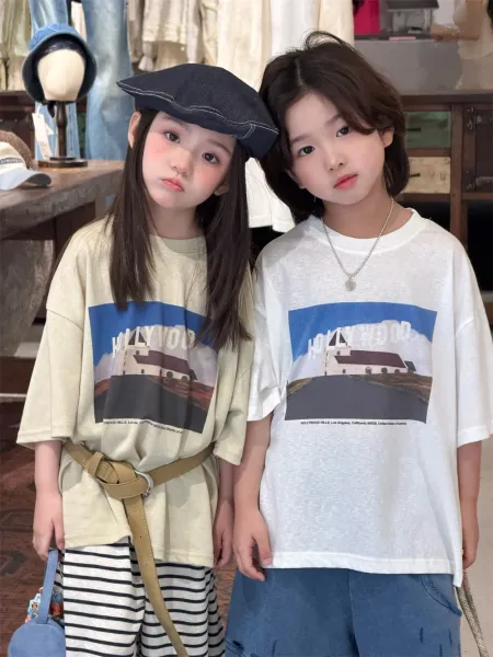Design Hollywood Graphic Oversized T-Shirt Beige with Striped Pants and Beret - 10