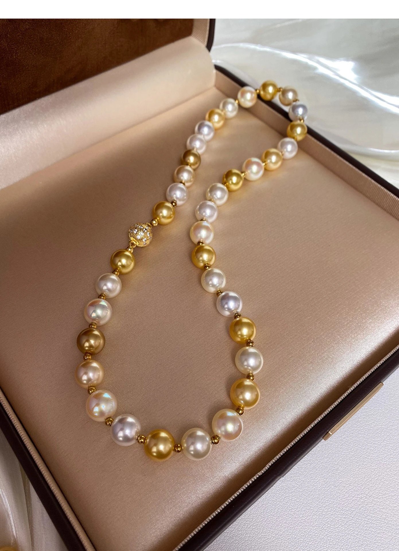 Design Pearl and Gold Bead Necklace and Bracelet Set Jewelry - 10